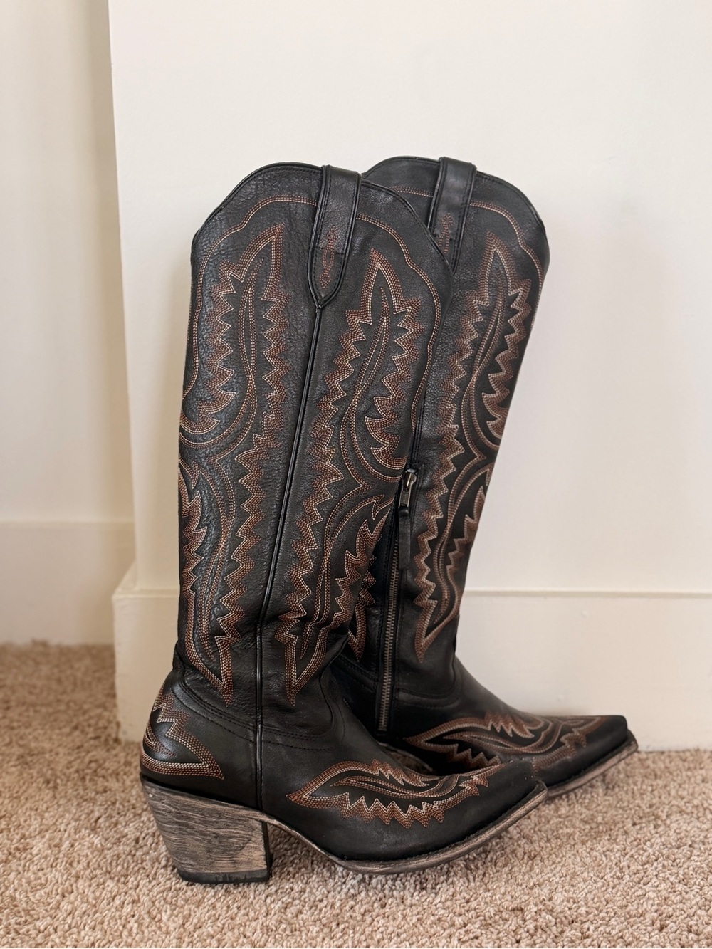 Ariat Black Western Embroidered Leather Boots